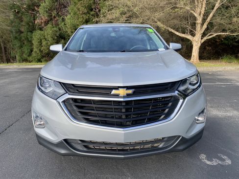 Used 2020 Chevrolet Equinox LT image 3