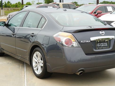 Used 2011 Nissan Altima 3.5 SR w/ 3.5SR Premium Pkg FWD image 8