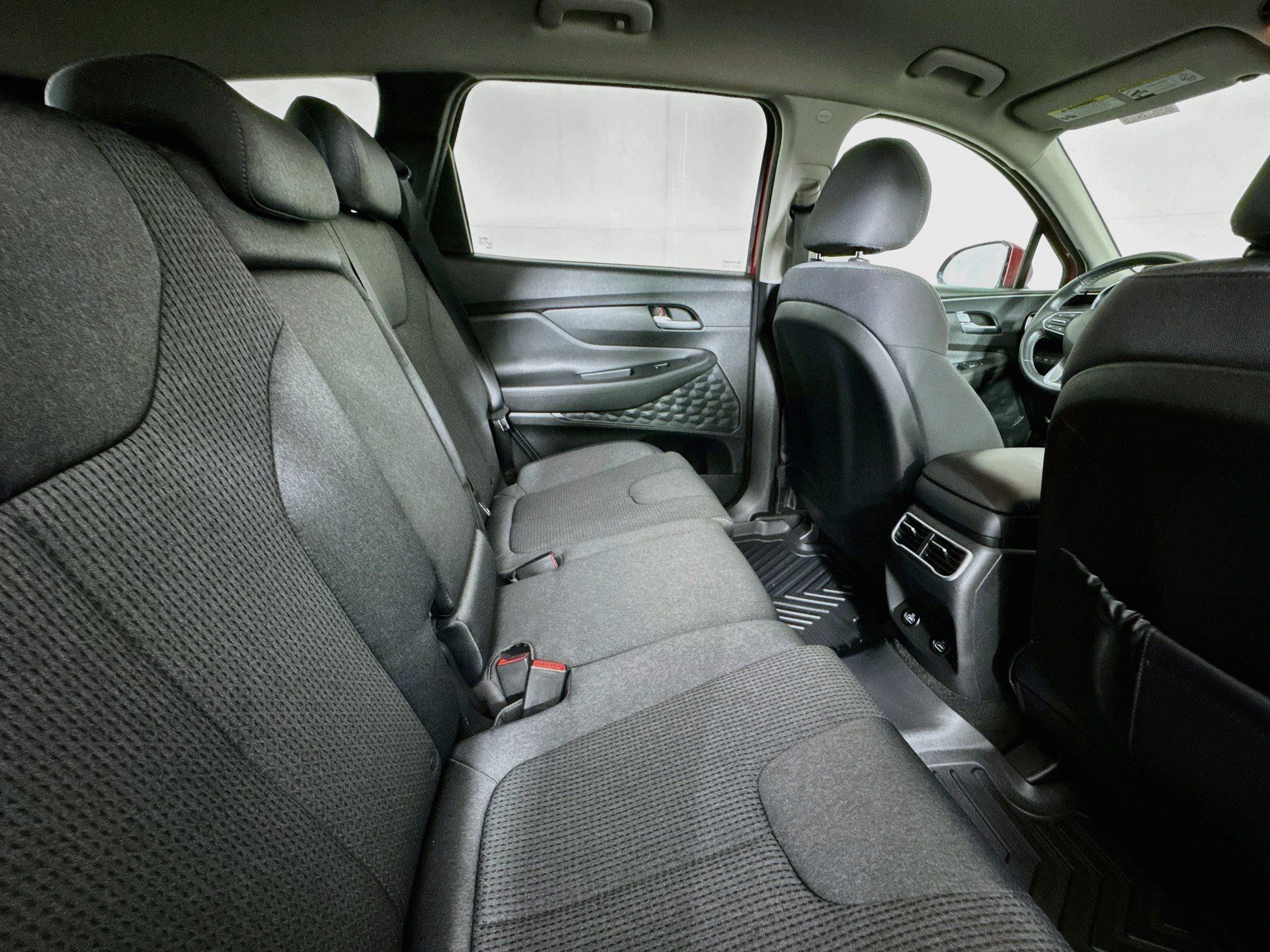 Used 2023 Hyundai Santa Fe SEL AWD/4WD image 25