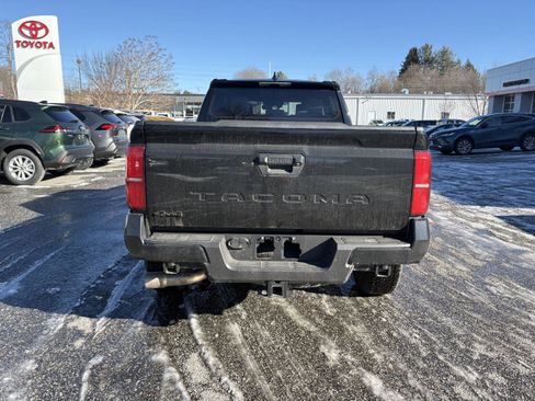 Used 2025 Toyota Tacoma TRD Off-Road image 6