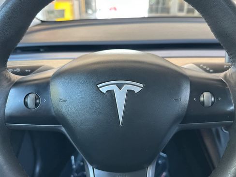 Used 2021 Tesla Model 3 Standard Range Plus image 24