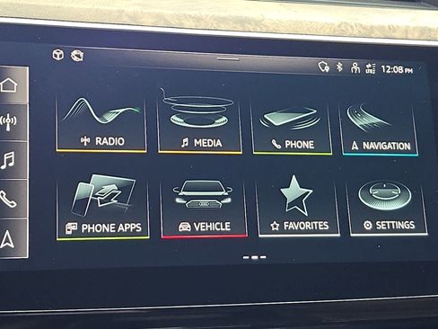 Used 2022 Audi e-tron Premium Plus w/ Premium Plus Package image 21