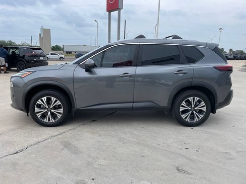 Used 2022 Nissan Rogue SV w/ SV Premium Package FWD image 4