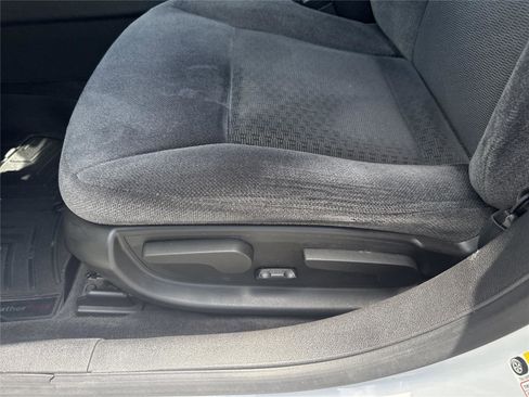 Used 2015 Chevrolet Impala LT w/ LT Sunroof Package FWD image 12
