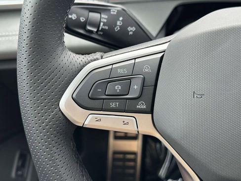 New 2026 Volkswagen Tiguan SE R-Line AWD/4WD image 18
