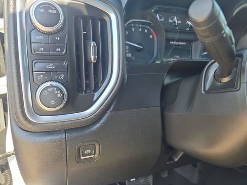 Used 2020 GMC Sierra 1500 SLE w/ SLE Value Package AWD/4WD image 27