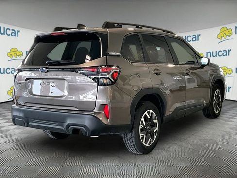 Used 2025 Subaru Forester Premium image 6