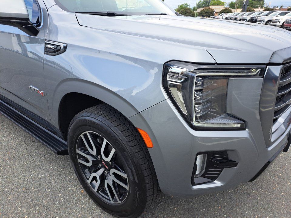 Used 2023 GMC Yukon AT4 w/ Technology Package AWD/4WD image 16