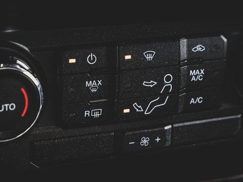 Used 2019 Ford F250 Lariat w/ Chrome Package image 18