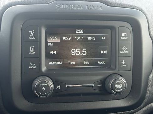 Used 2016 Jeep Renegade Latitude w/ Cold Weather Group image 27