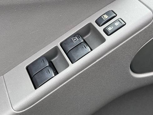 Used 2015 Nissan Frontier SL image 20