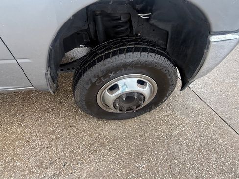 Used 2024 RAM 3500 Tradesman w/ Chrome Appearance Group image 15