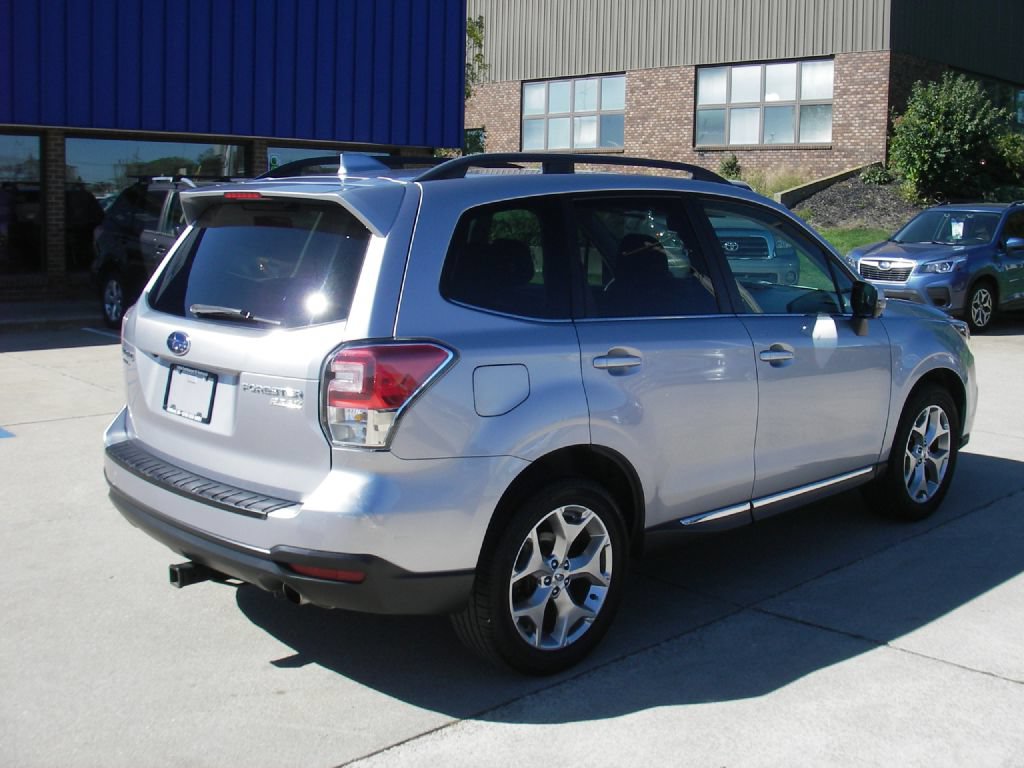 Used 2017 Subaru Forester 2.5i Touring w/ Popular Package #2 AWD/4WD image 5