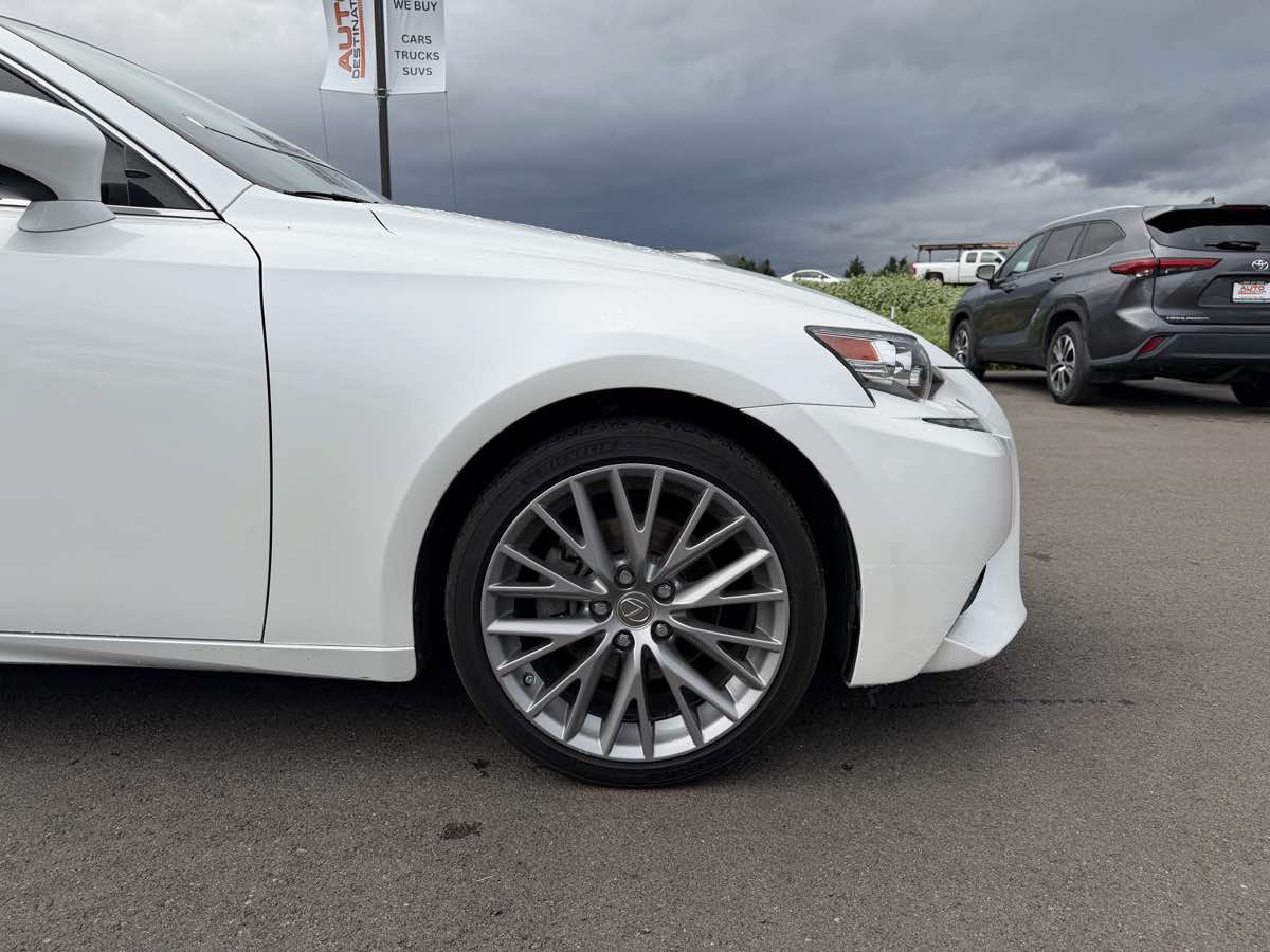 Used 2015 Lexus IS 250 w/ Navigation System Package RWD image 10
