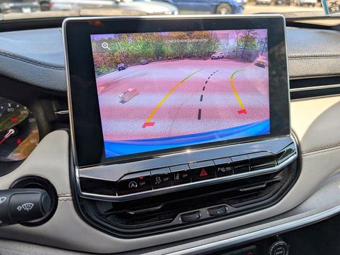 Used 2025 Jeep Compass Limited image 55