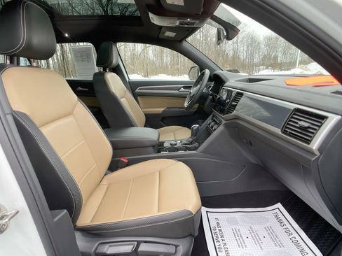 Used 2023 Volkswagen Atlas Cross Sport SE image 28