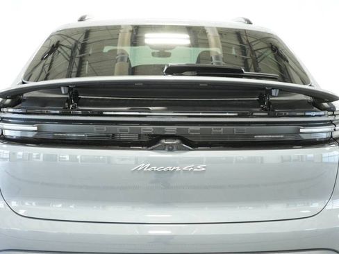 Certified 2025 Porsche Macan 4S Electric AWD/4WD image 45