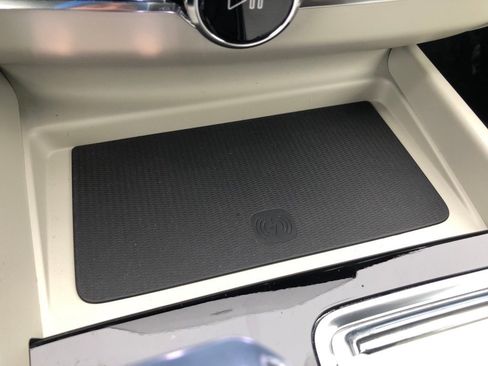 New 2026 Volvo XC60 B5 Ultra w/ Protection Package Premier image 28