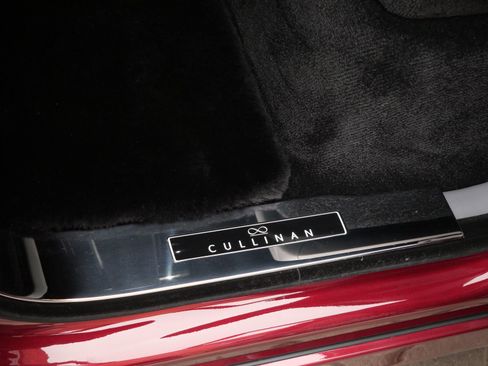 New 2025 Rolls-Royce Cullinan Black Badge image 9