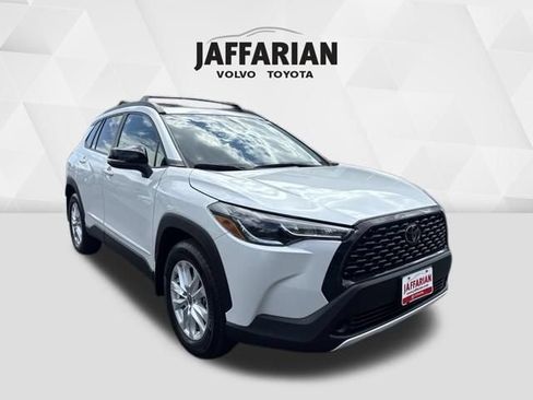 Certified 2025 Toyota Corolla Cross LE w/ Moonroof Package AWD/4WD image 1