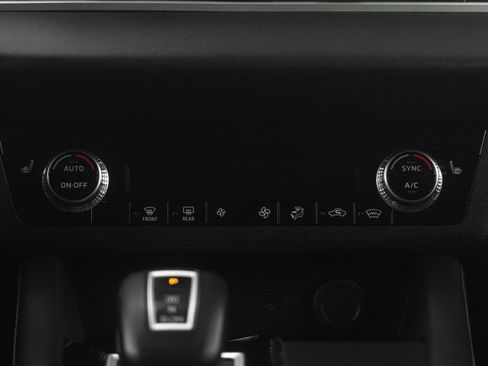 Used 2024 Mitsubishi Outlander SE Black Edition image 36