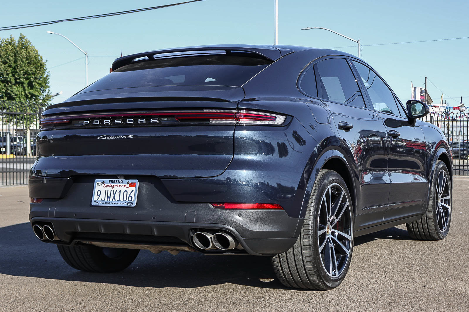 Used 2024 Porsche Cayenne S AWD/4WD image 5
