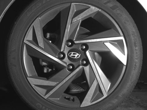 Used 2025 Hyundai Elantra SEL FWD image 12