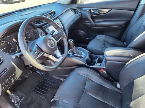 Used 2020 Nissan Rogue SL w/ Premium Package image 7