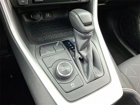 Certified 2024 Toyota RAV4 XLE w/ Convenience Package image 15