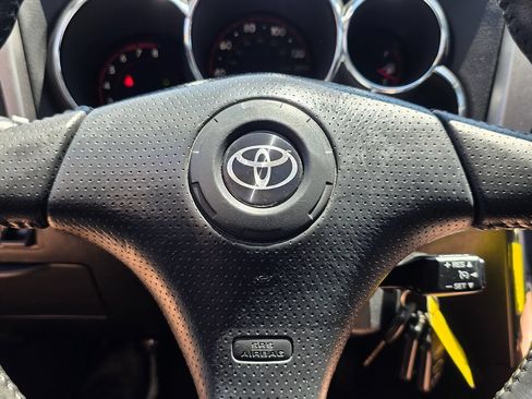 Used 2005 Toyota Matrix XR FWD image 25