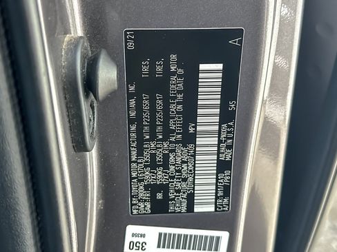 Certified 2021 Toyota Sienna XLE FWD image 28