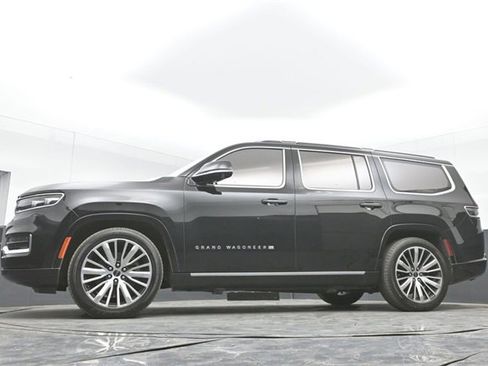 Used 2022 Jeep Grand Wagoneer Series III image 34