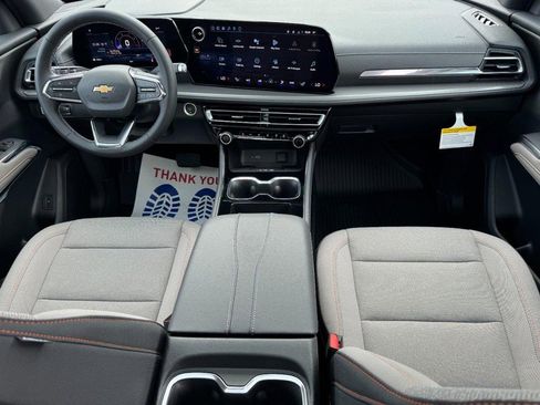 New 2026 Chevrolet Traverse LT image 7