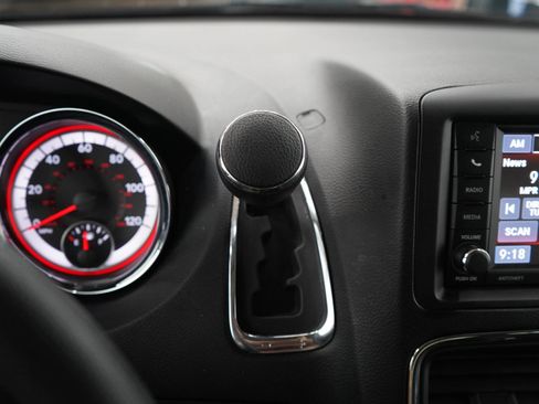 Used 2020 Dodge Grand Caravan SE w/ UConnect Hands-Free Group FWD image 24
