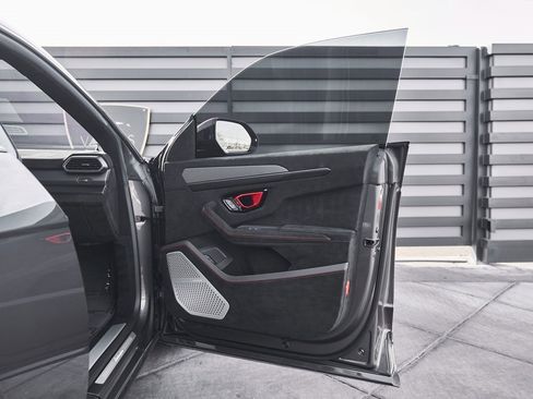 Used 2023 Lamborghini Urus Performante image 18