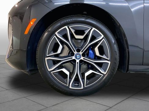 Used 2024 BMW iX xDrive50 w/ Premium Package AWD/4WD image 10