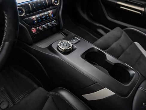 Used 2021 Ford Mustang Shelby GT500 w/ Carbon Fiber Track Pack RWD image 46