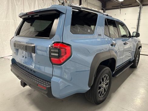Used 2025 Toyota 4Runner SR5 AWD/4WD image 7