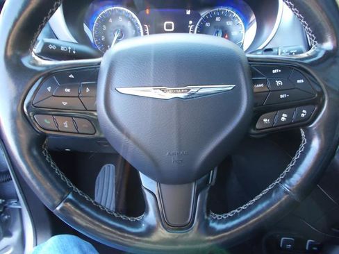 Used 2019 Chrysler Pacifica Touring-L Plus w/ Advanced Safetytec Group image 31