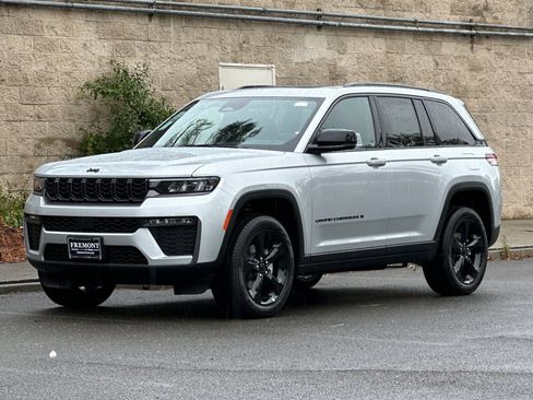 New 2026 Jeep Grand Cherokee Limited w/ Limited Altitude Package AWD/4WD image 7