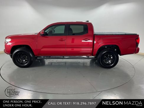 Used 2019 Toyota Tacoma SR image 9