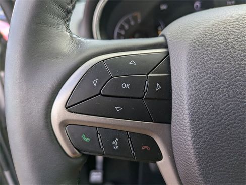 Used 2019 Jeep Grand Cherokee Limited image 18