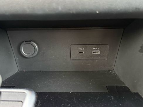 Certified 2025 Nissan Pathfinder SV image 18