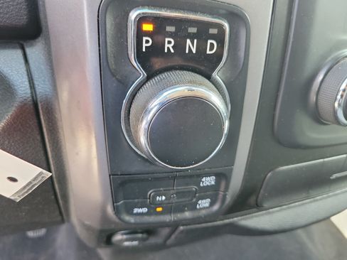 Used 2022 RAM 1500 Classic SLT AWD/4WD image 28