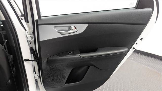 Used 2022 Kia Forte LXS w/ LXS Technology Package FWD image 21