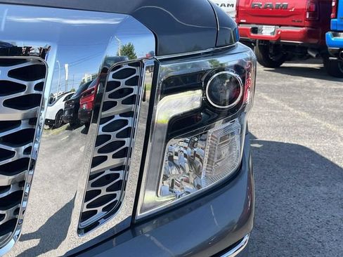 Used 2019 Nissan Titan SL RWD image 9