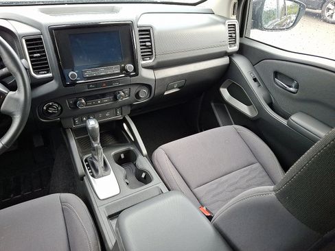 Used 2024 Nissan Frontier SV w/ SV Convenience Package image 16