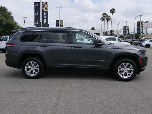 Used 2022 Jeep Grand Cherokee L Limited RWD image 3