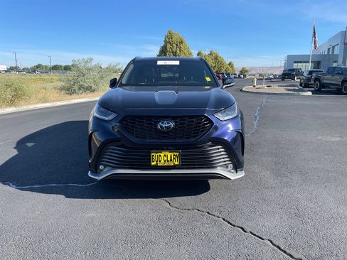 Certified 2025 Toyota Highlander XSE AWD/4WD image 8