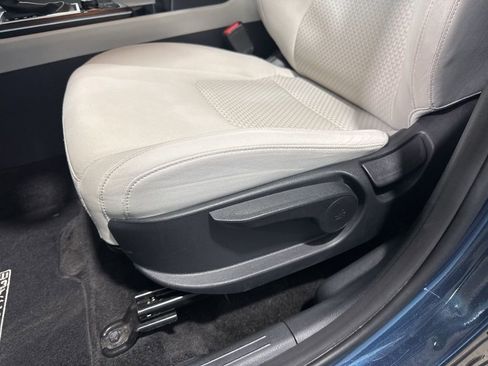 Used 2025 Kia Sportage LX image 29